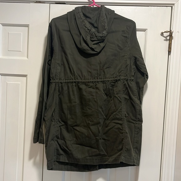 Old navy maternity jacket army green zip up with hood. Size maternity S - Picture 4 of 4